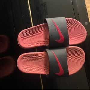 Nike slides Youth size 5